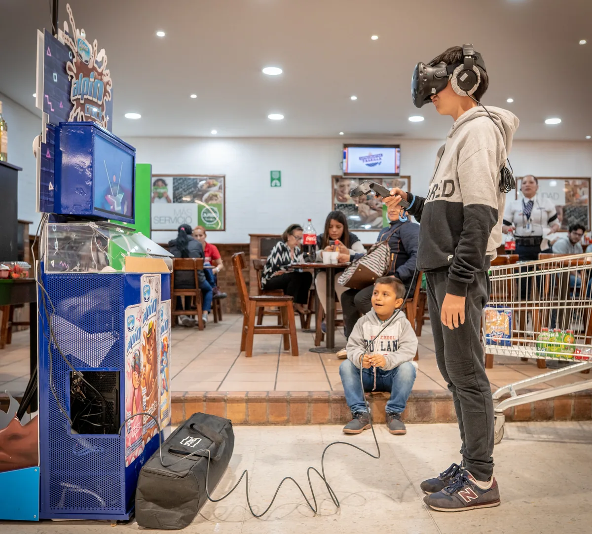 Visitor playing the Alpina Challenge VR game